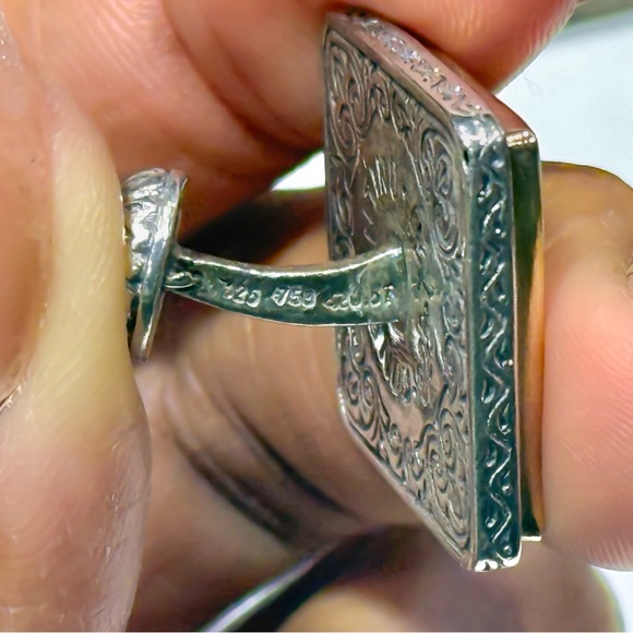 Konstantino 750 (18K) Gold & 925 Sterling Silver Cuff Links with Engraved Design - Picture 11 of 14